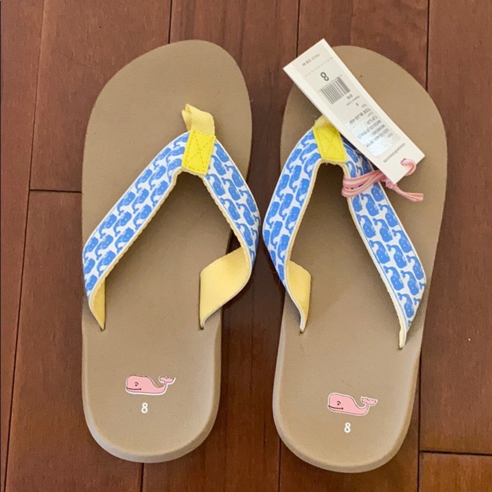 Vineyard vines flip flops